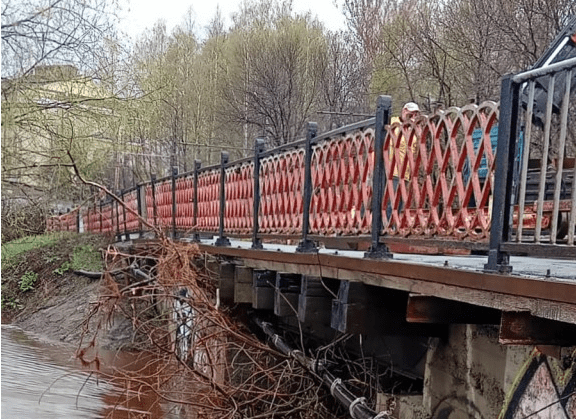 Новые ограничения введены для движения транспорта на мосту в центре Петрозаводска