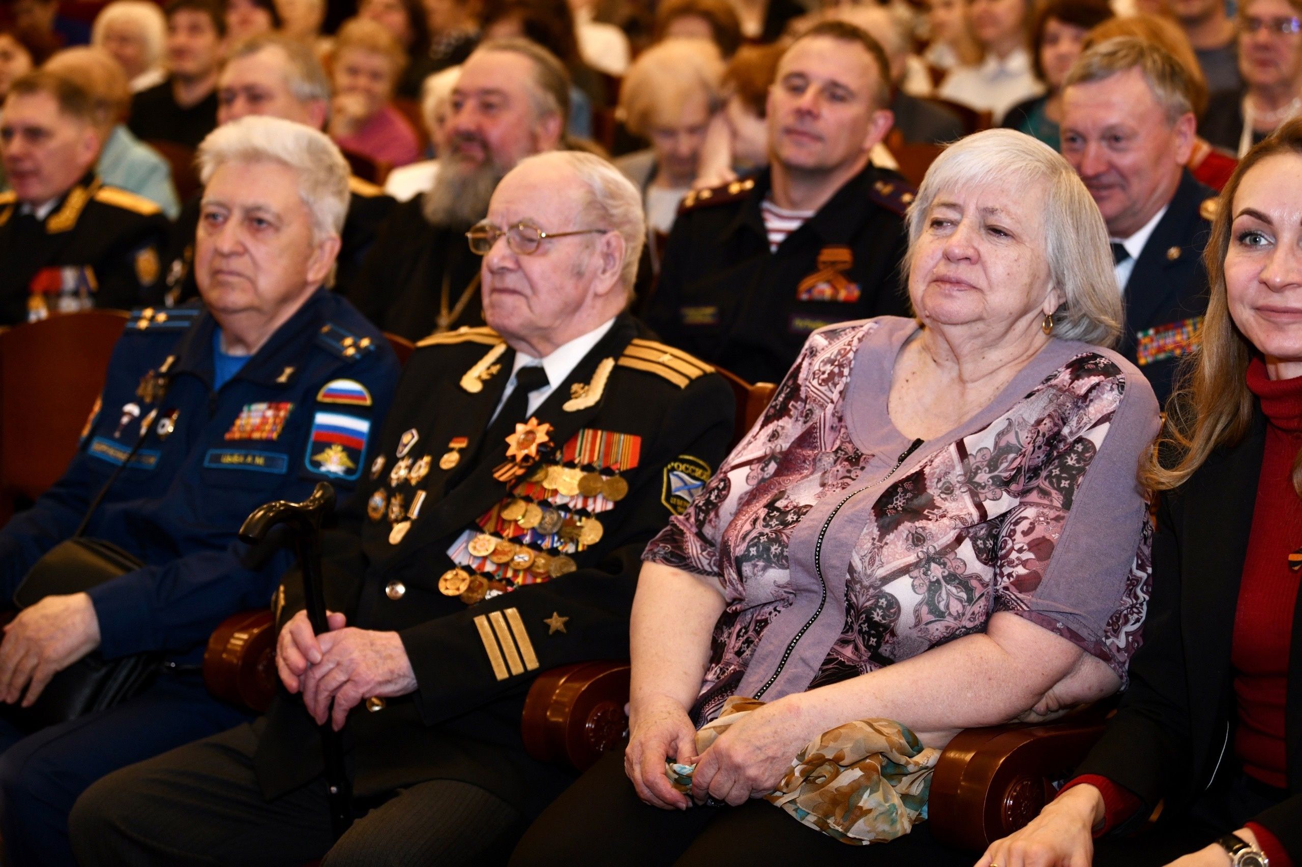Артур Парфенчиков поздравил ветеранов Великой Отечественной войны и жителей республики с Днем Победы