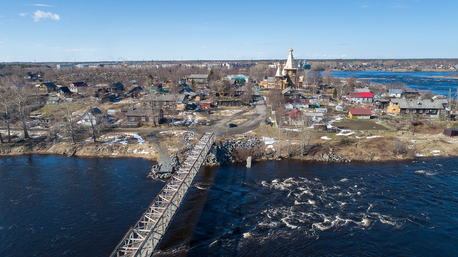 В День Победы неизвестные похитили два флага со зданий в Кеми