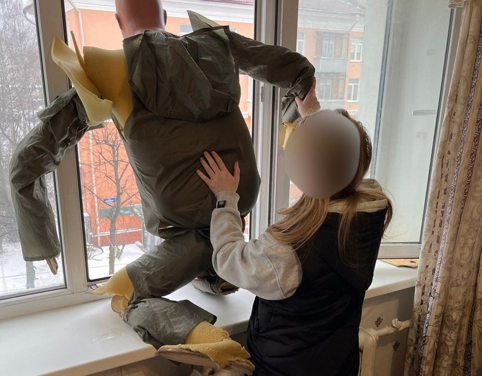 Жительница Петрозаводска попыталась сбросить соседку с четвертого этажа