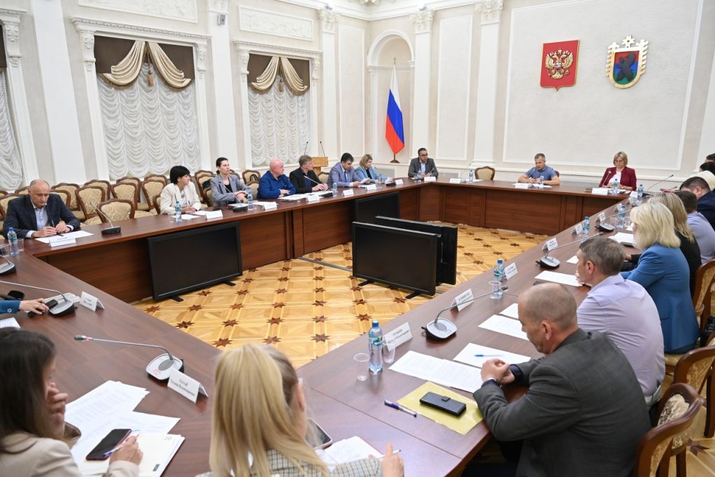 В правительстве Карелии обсудили защиту граждан от мошенников