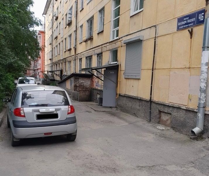 Водитель самоката в Петрозаводске сбил пешехода и скрылся