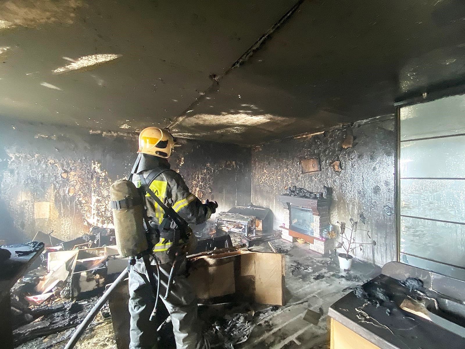 В Петрозаводске квартира выгорела из-за воды во фритюре