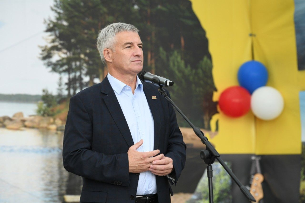 Глава Карелии показал видео с признаниями жителей в любви к республике