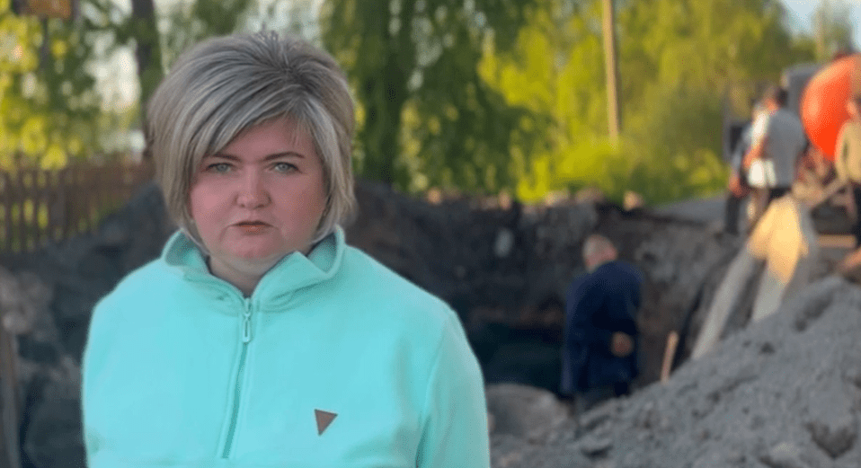 Жителям Беломорска посоветовали запасаться питьевой водой из-за аварии на водопроводе