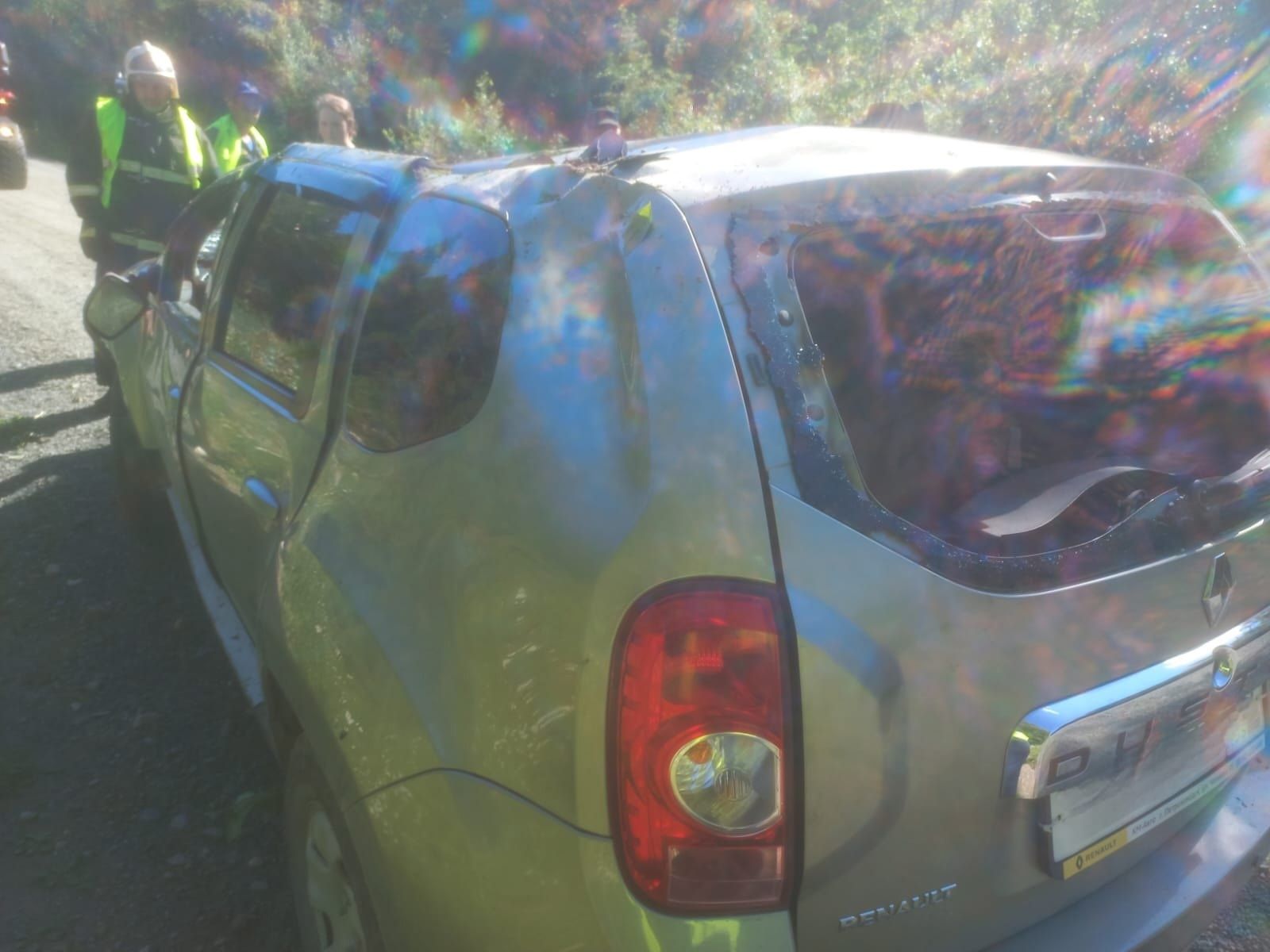 В Пряжинском районе легковой автомобиль опрокинулся в кювете