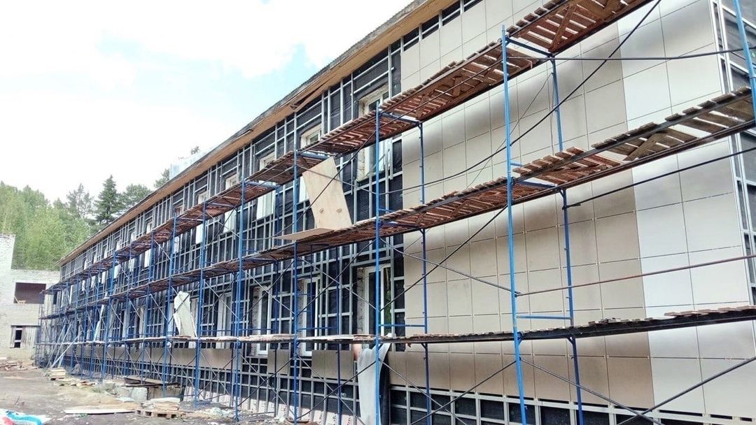 В Минобразования назвали сроки завершения ремонта 90-летней школы в Карелии