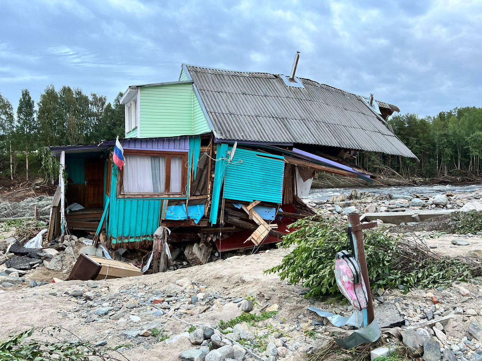 В МЧС Карелии назвали точное количество разрушенных после прорыва дамбы на ББК домов