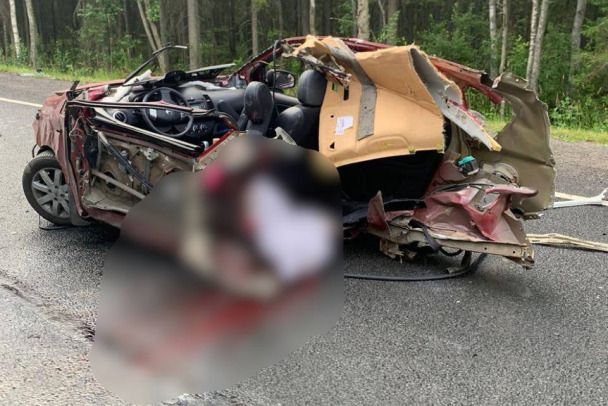 Прокуратура опубликовала жуткие фото с места ДТП на границе с Карелией