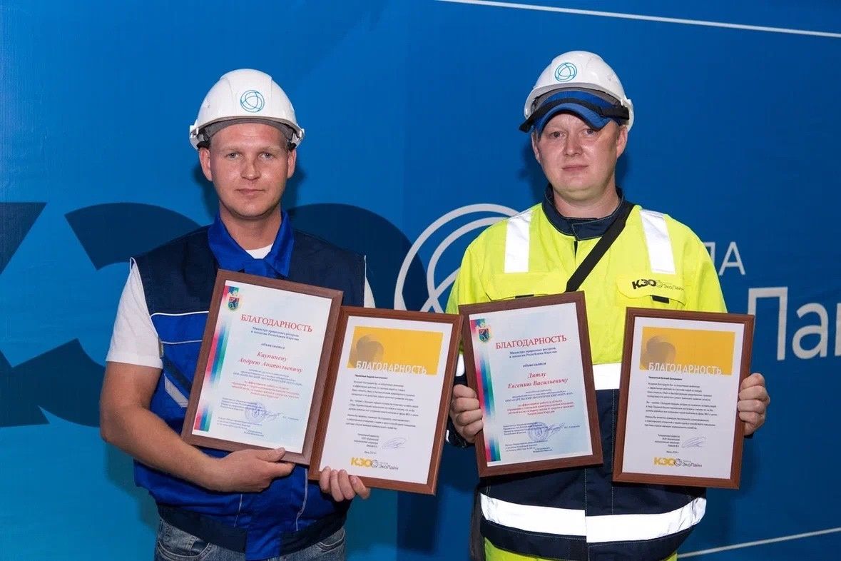 Экипаж мусоровоза помог жителям горящего дома в Петрозаводске