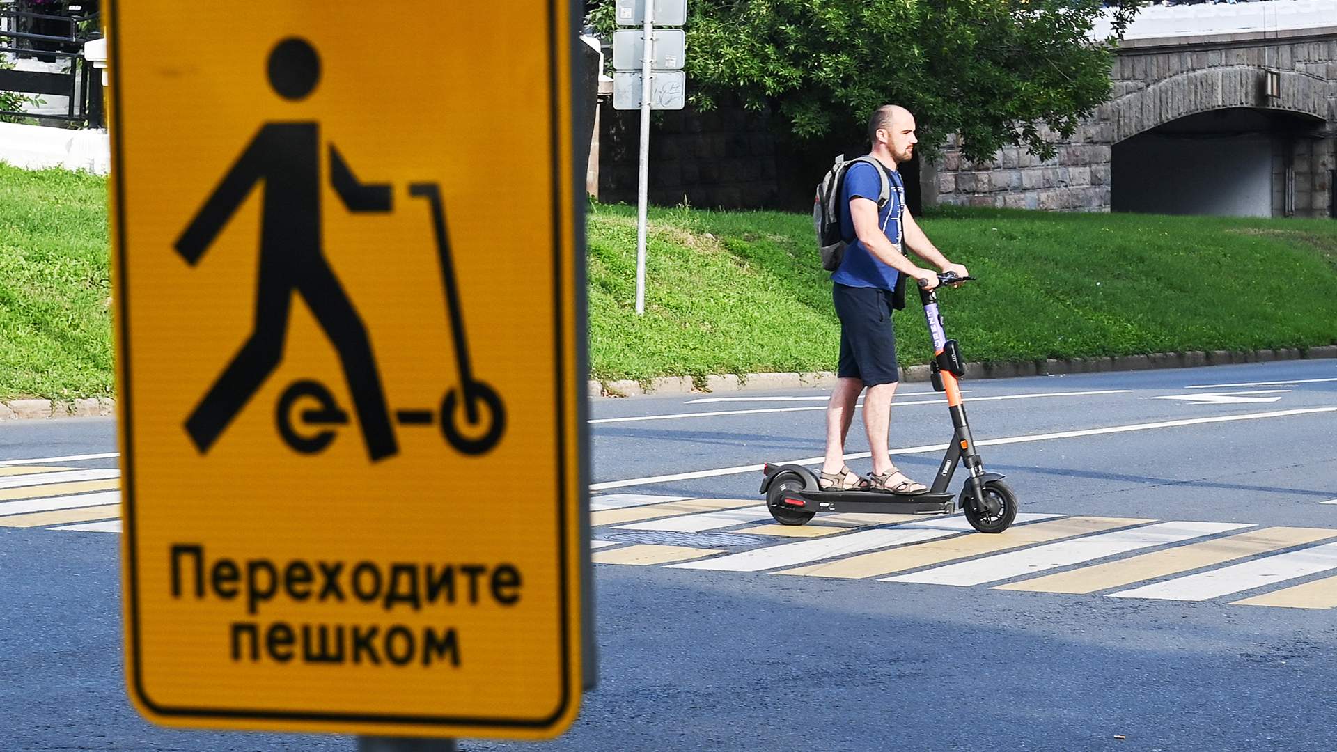 Самокатчики грубо нарушают ПДД в Петрозаводске, их будут штрафовать по новому закону