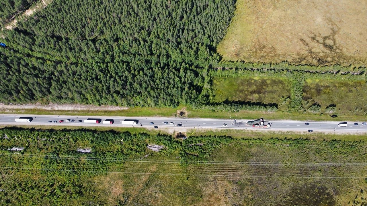 В Карелии с утра заблокировано движение на трассе «Кола», где произошло смертельное ДТП