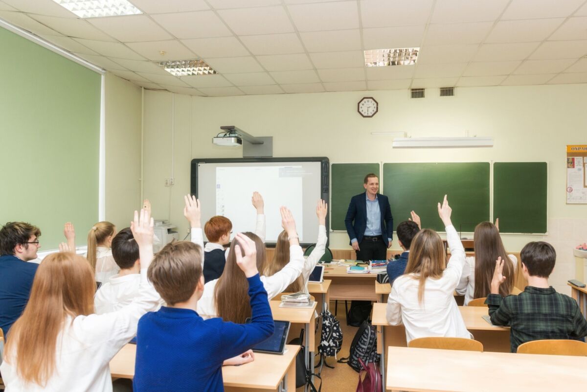 В Кремле рассказали о планах готовить патриотичных учителей не для галочки