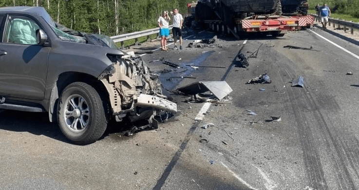 Очевидцы назвали возможную причину смертельного ДТП с участием грузовиков с военной техникой