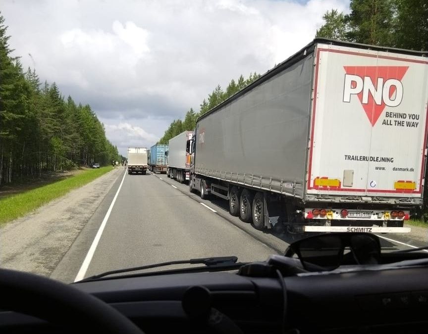 Очевидцы сообщили о смертельном ДТП на трассе «Кола» в Карелии