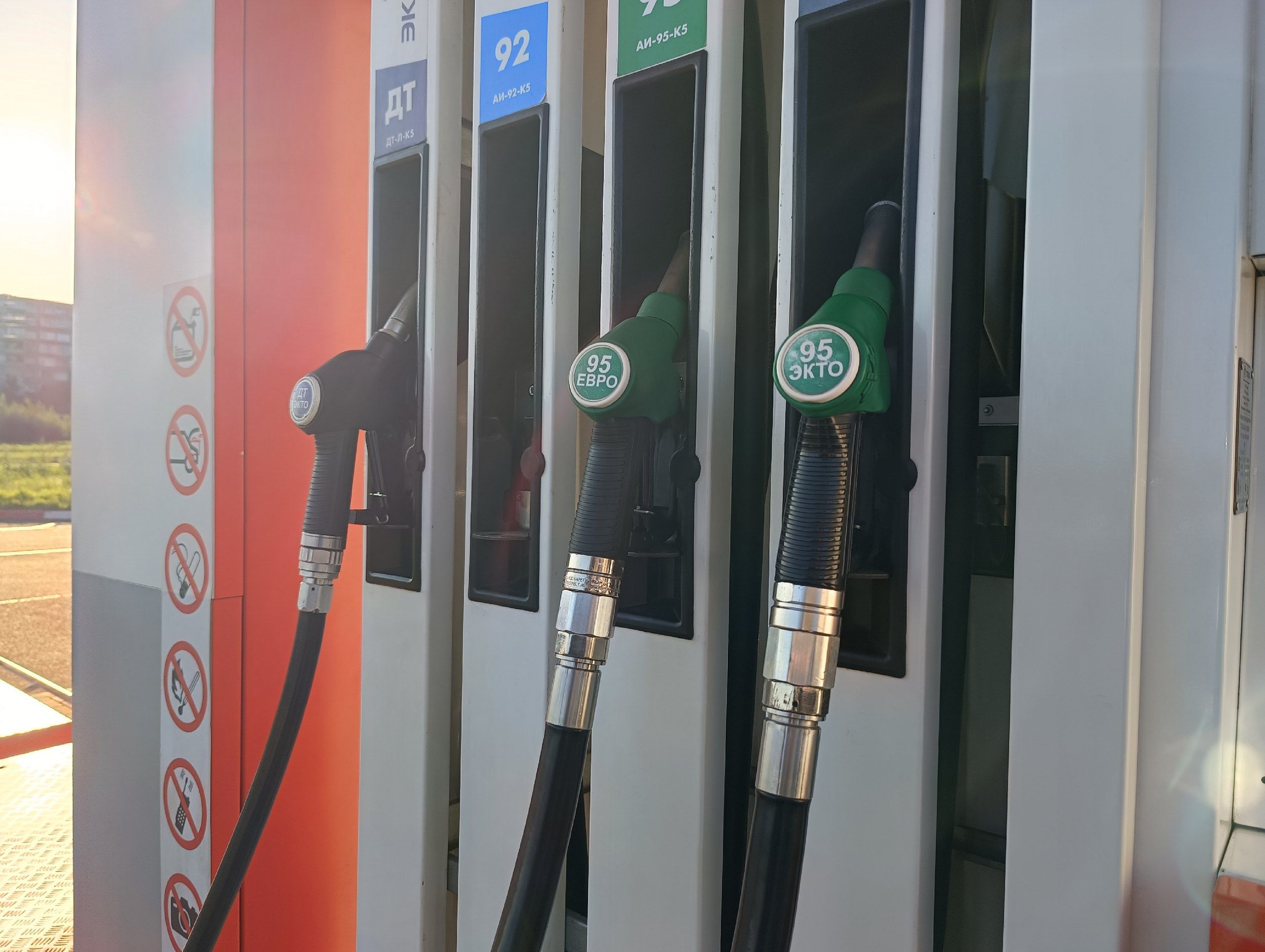 Водитель лесовоза в Карелии украл почти 800 литров топлива