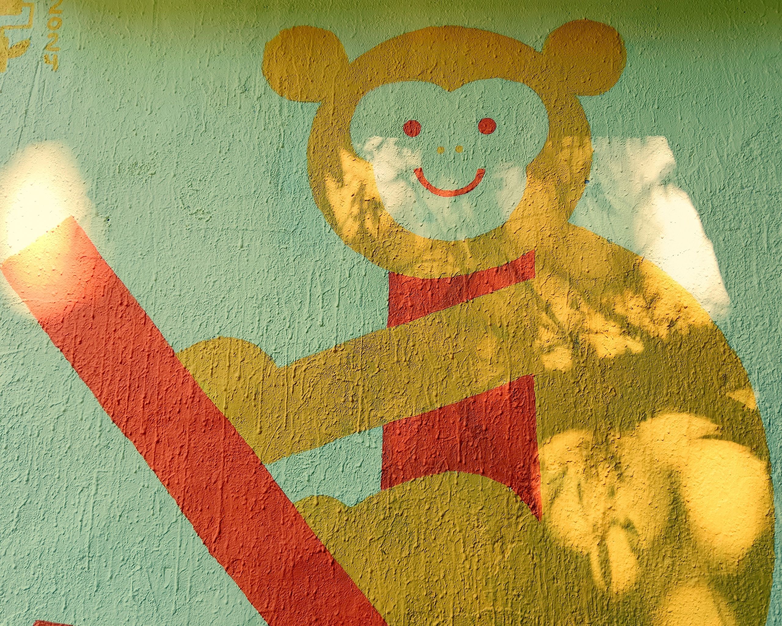 Омские художники раскрасили трансформаторную подстанцию в городе Сортавала