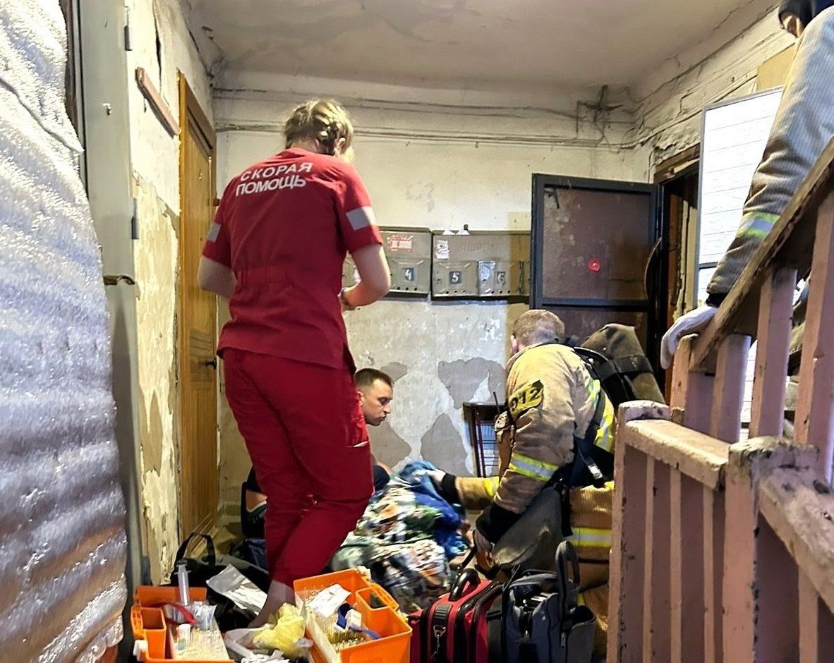 Женщина, пострадавшая при пожаре в Петрозаводске, умерла