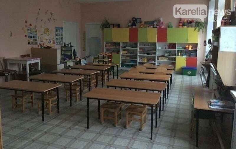 Минпросвещения проверит информацию, что российских девятиклассников массово не принимают в 10 класс