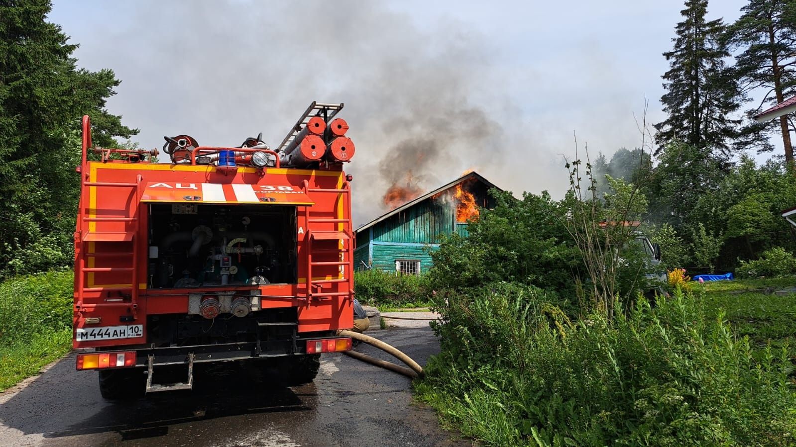 В городе Сортавала сгорело здание 1920-го года постройки