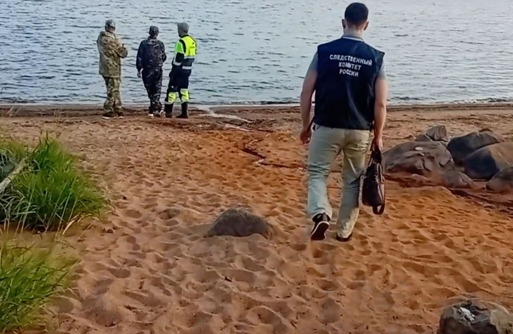 Следком проводит проверку после гибели мужчины на озере в Карелии