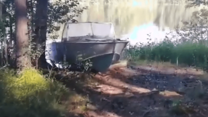 Следствие выясняет обстоятельства гибели рыбака на Онежском озере