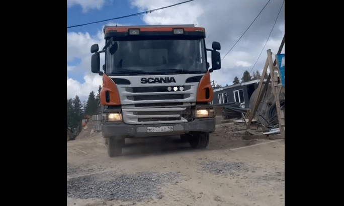 Жителей Петрозаводска попросили не мешать работать большегрузной технике на Кургане