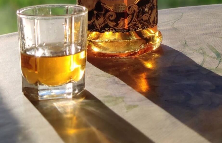 Около 90 процентов продаваемых в России армянских коньяков опасны для употребления