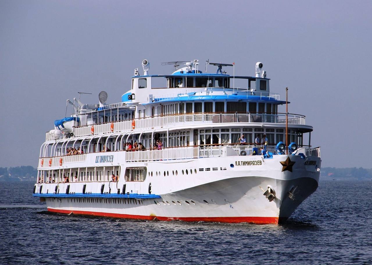 В Ладожском озере сел на мель пассажирский теплоход «К. А. Тимирязев»