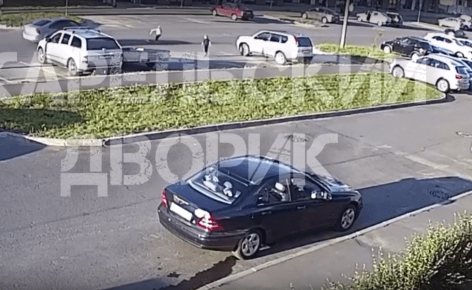 Ребенка с самокатом жестко сбили на Древлянке