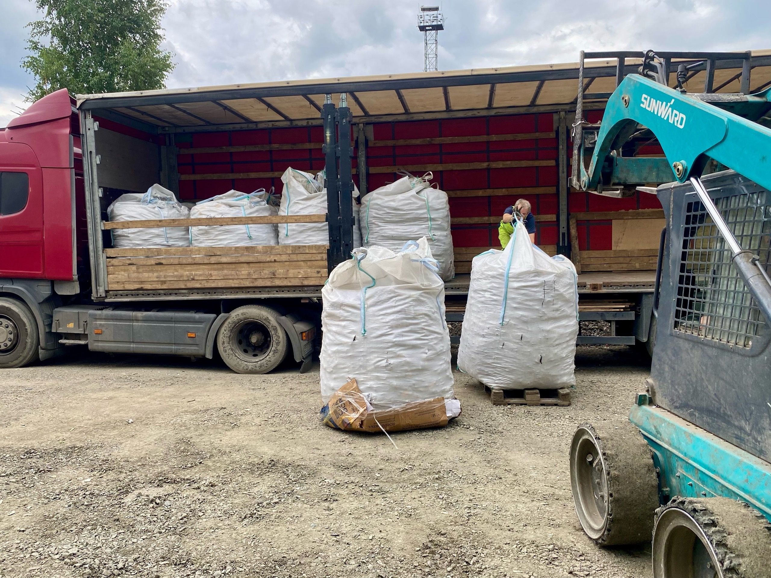 Почти 40 тонн стекла отправили на переработку в Санкт-Петербург из Карелии