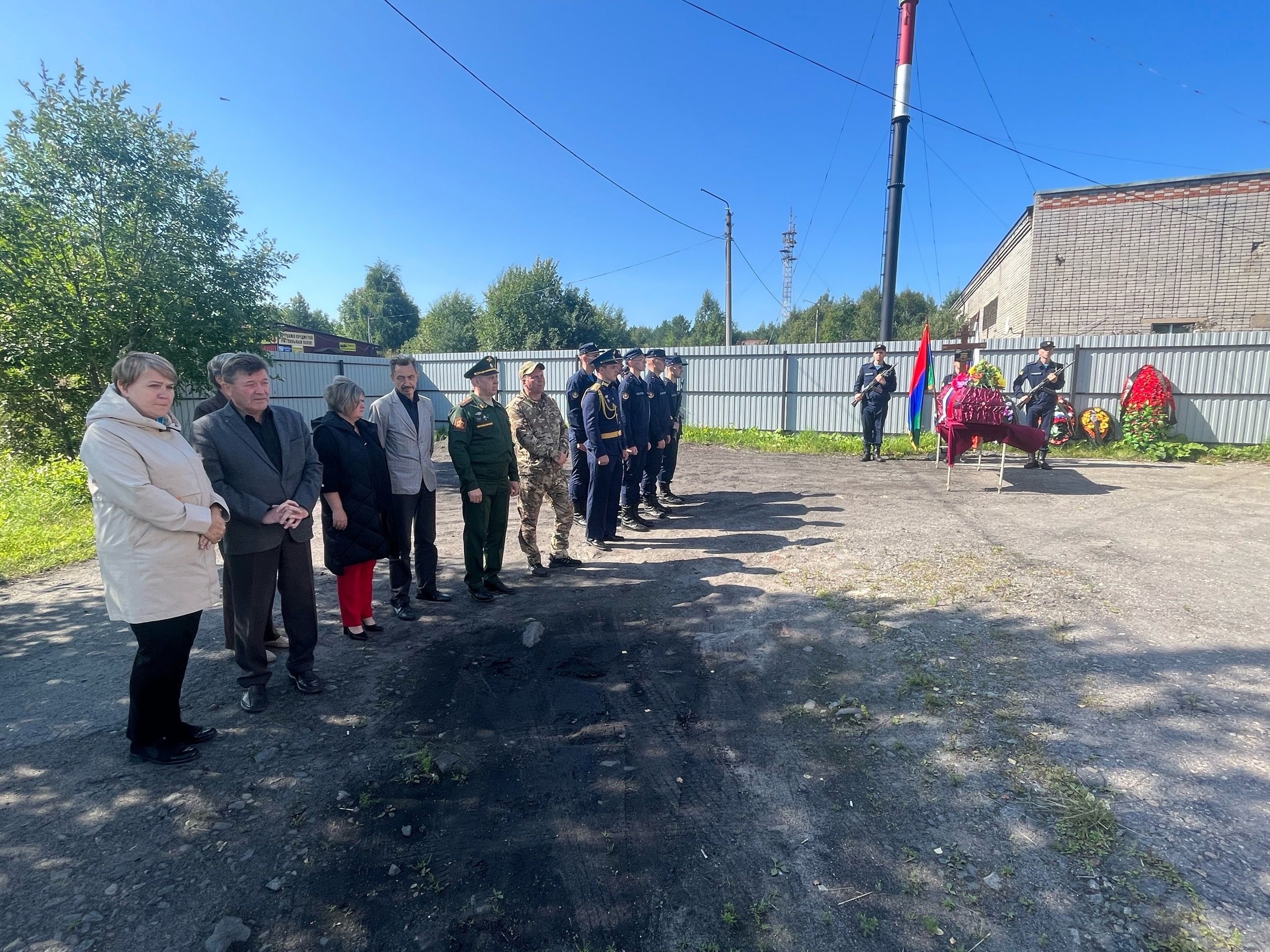 В Беломорском округе простились с погибшим в ходе СВО Валерием Распопиным