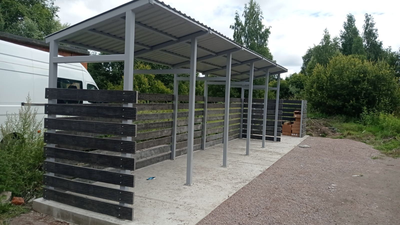 В поселке Хелюля установили первые контейнерные площадки из вторсырья