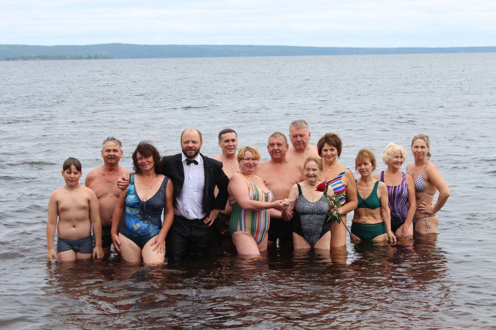 Чемпионка мира по зимнему плаванию из Петрозаводска отметила 99-летие заплывом