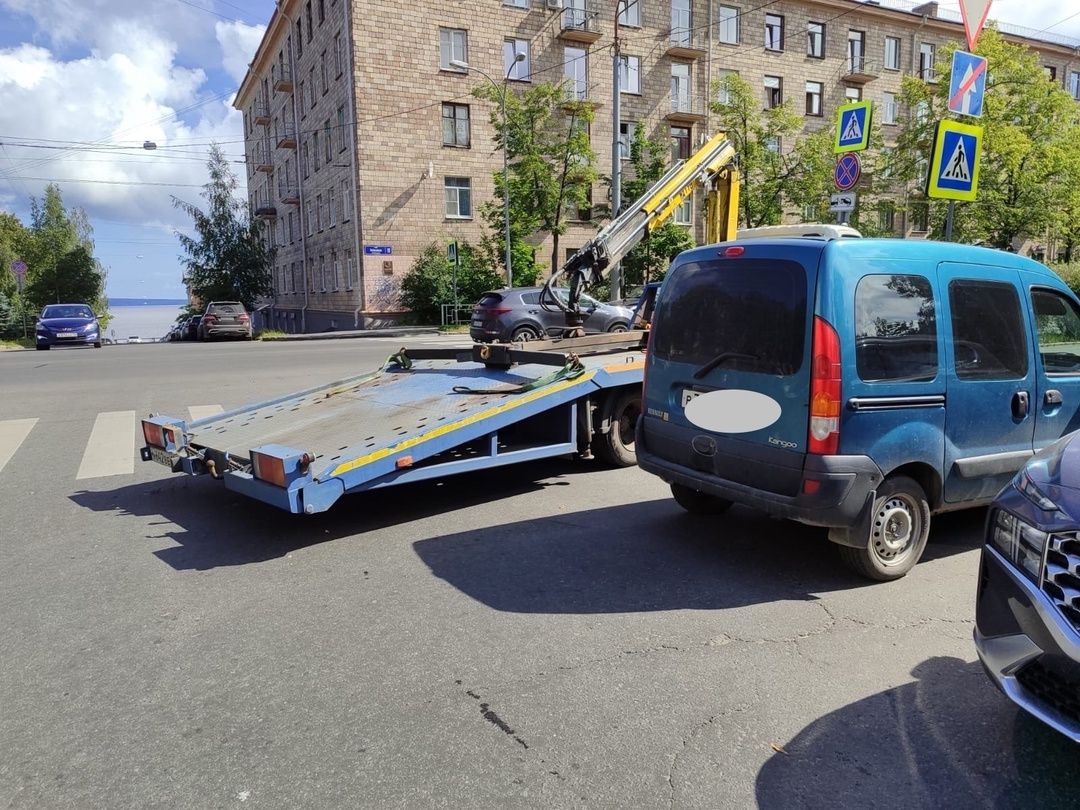 ГИБДД предупредила об эвакуации автомобилей перед пешеходными переходами в Петрозаводске