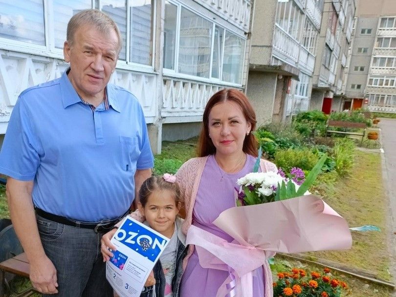 Парламентарий Юрий Васильев помог семье в Карелии собрать в школу первоклашку