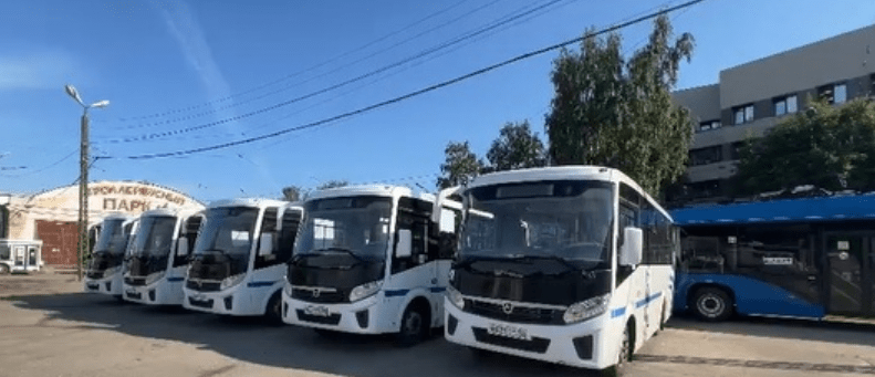 «Городской транспорт» пытается вернуть отмененные рейсы автобусов: объявлены зарплаты водителей