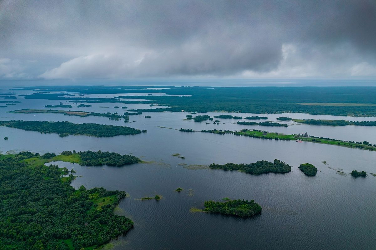 Карельские ученые изучают, как туризм влияет на Онежское озеро вблизи Кижских шхер