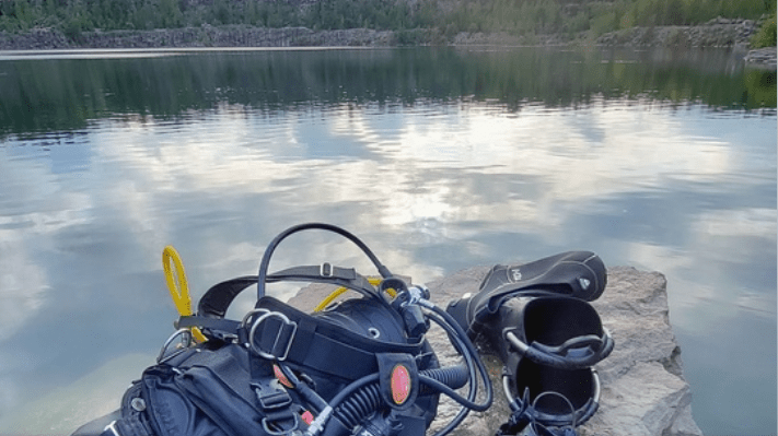 Тело неизвестного человека обнаружено на дне карьера в Петрозаводске