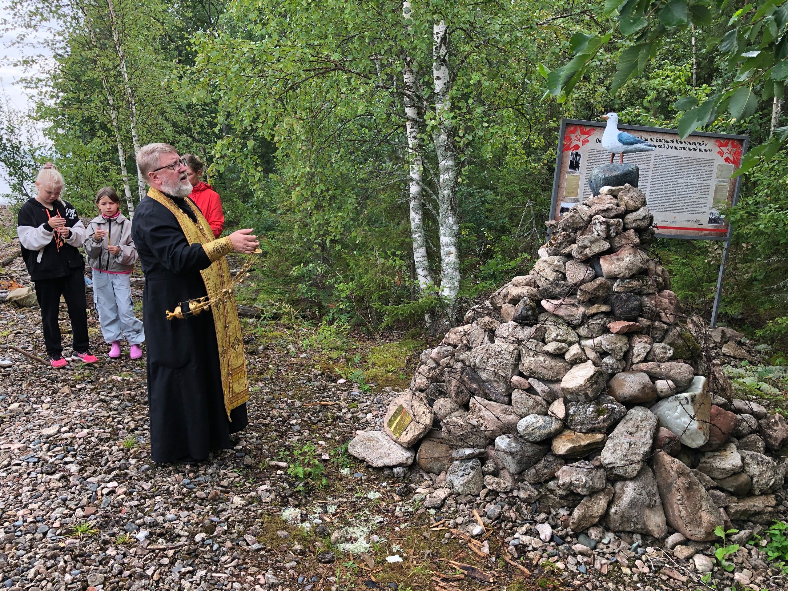 На острове в Онежском озере в Карелии открыли сразу два мемориала