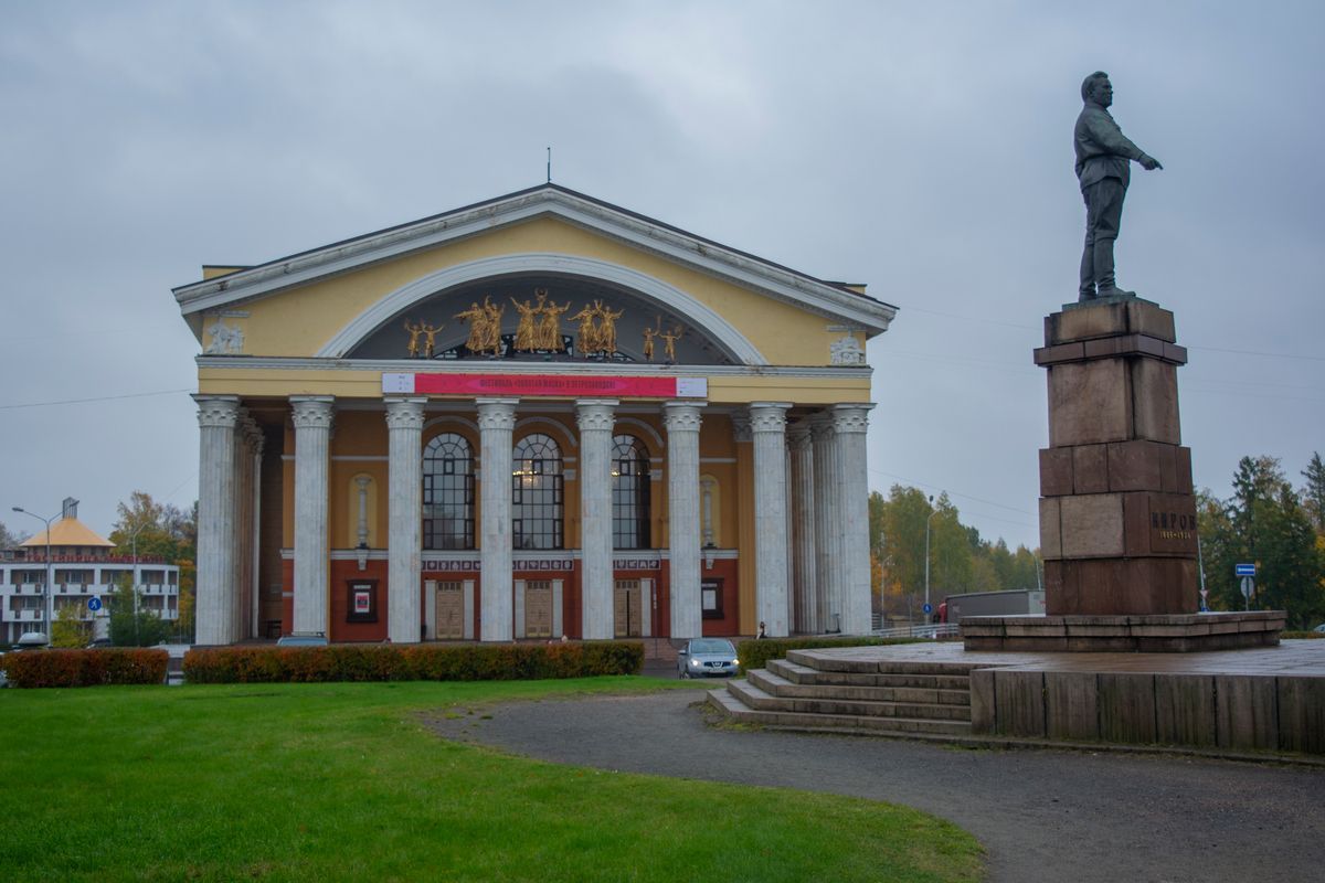 Два карельских театра рассказали о запланированных в новом сезоне премьерах Два карельских театра рассказали о запланированных в новом сезоне премьерах