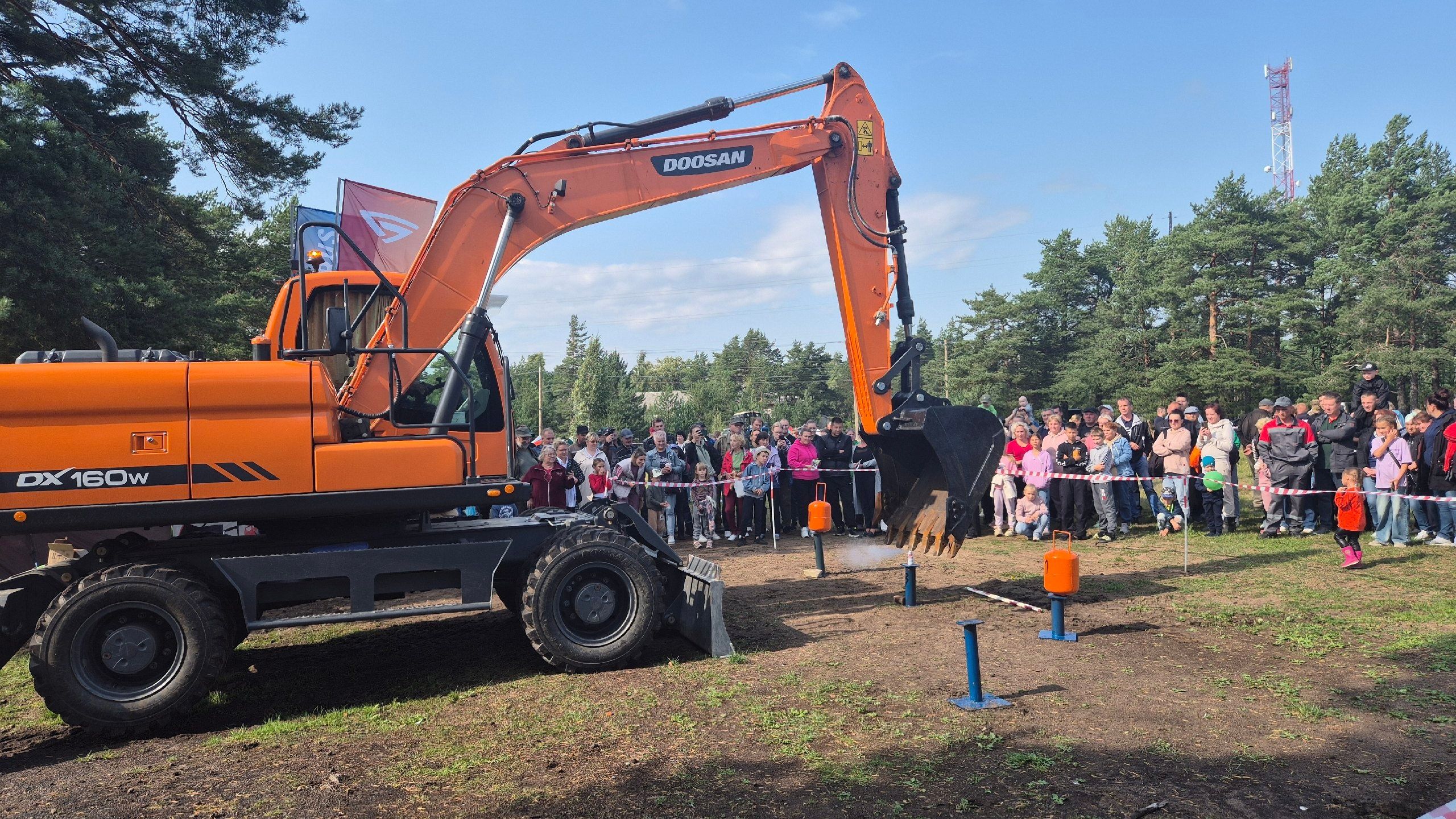 Шоу тракторов показали на молочном фестивале в Карелии
