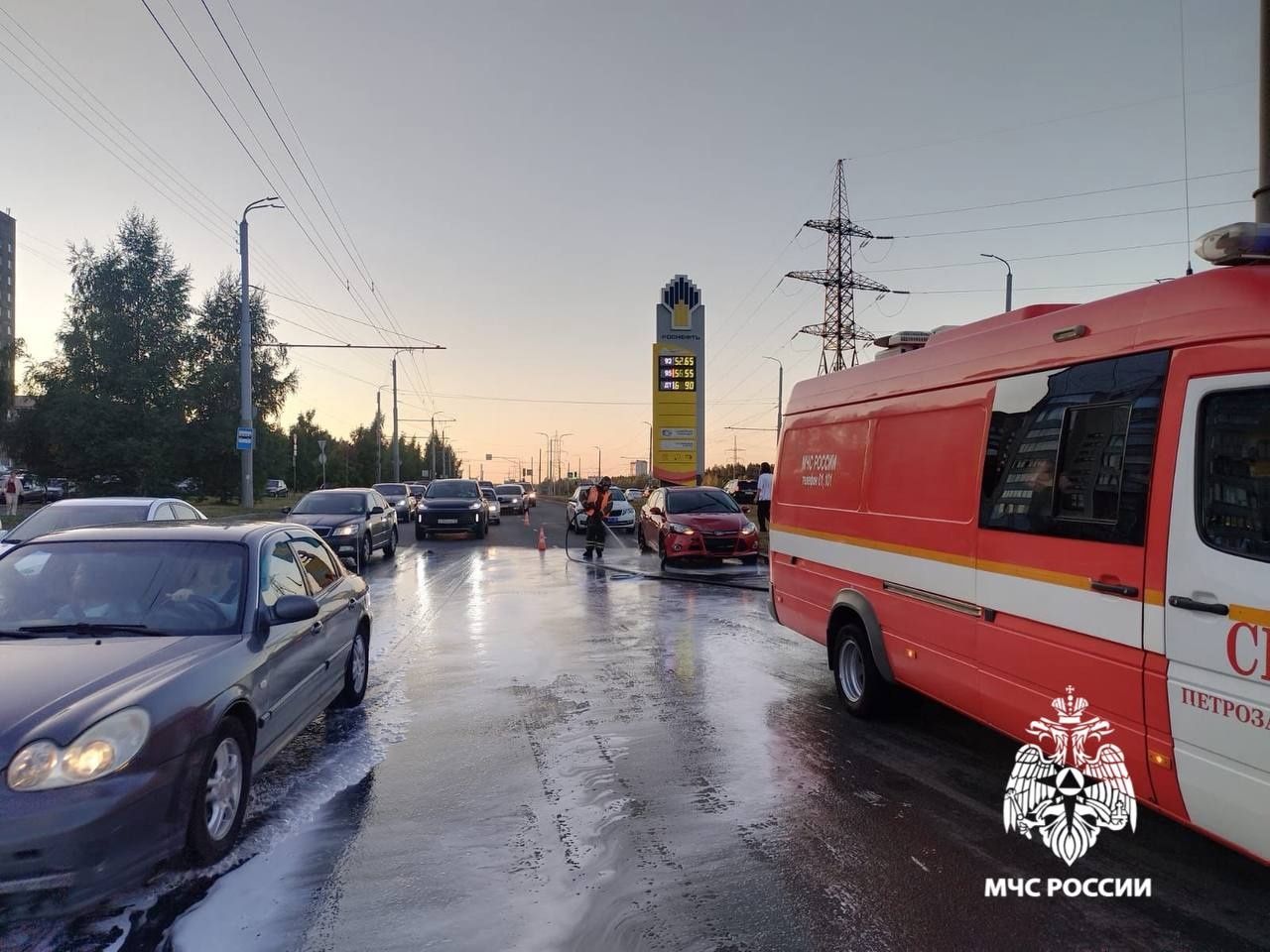 Мотоциклиста доставили в больницу после ДТП в Петрозаводске Мотоциклиста доставили в больницу после ДТП в Петрозаводске