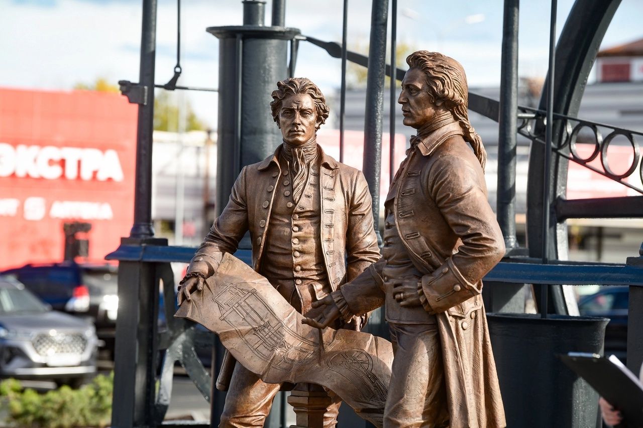 Памятник паровой машине появился в Петрозаводске