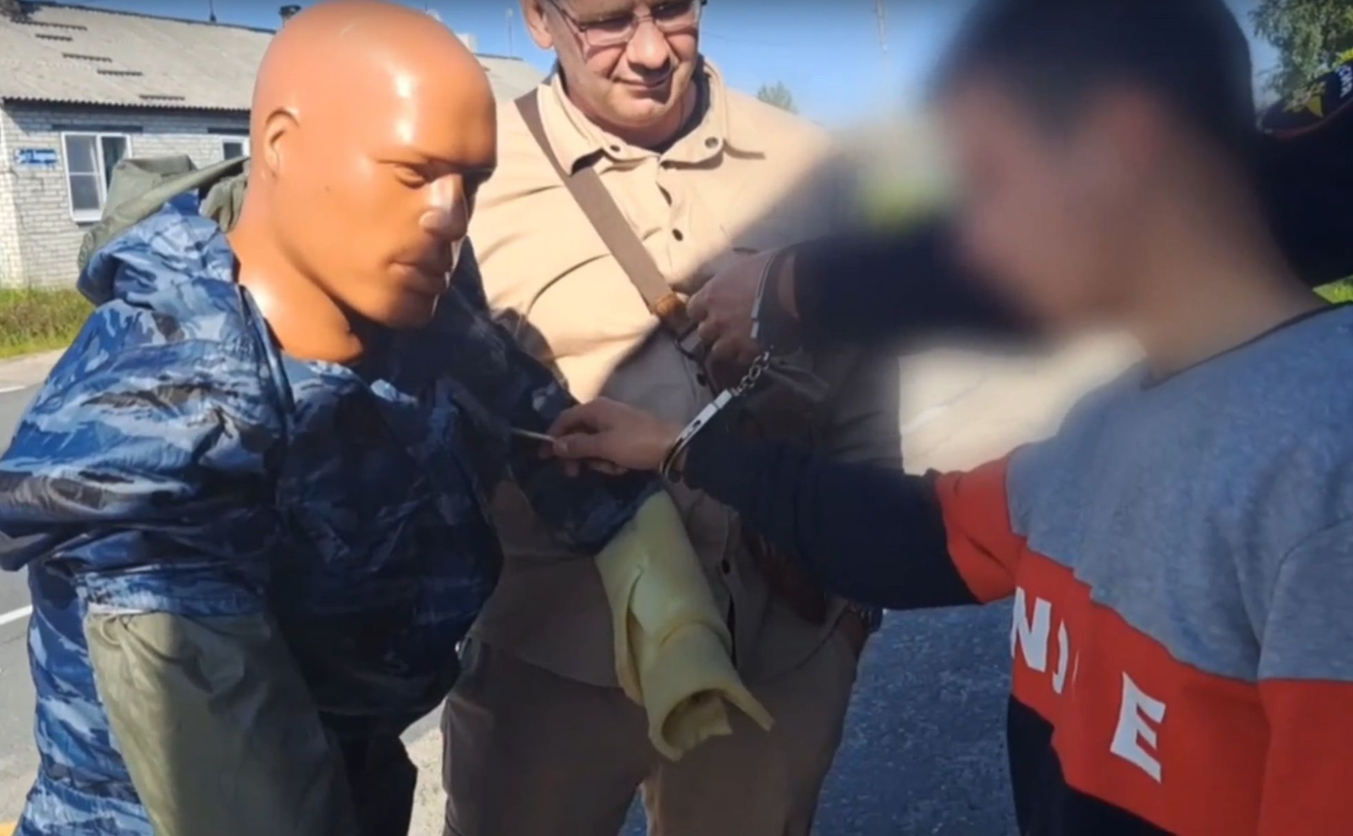 Жителя Карелии будут судить за убийство брата на остановке