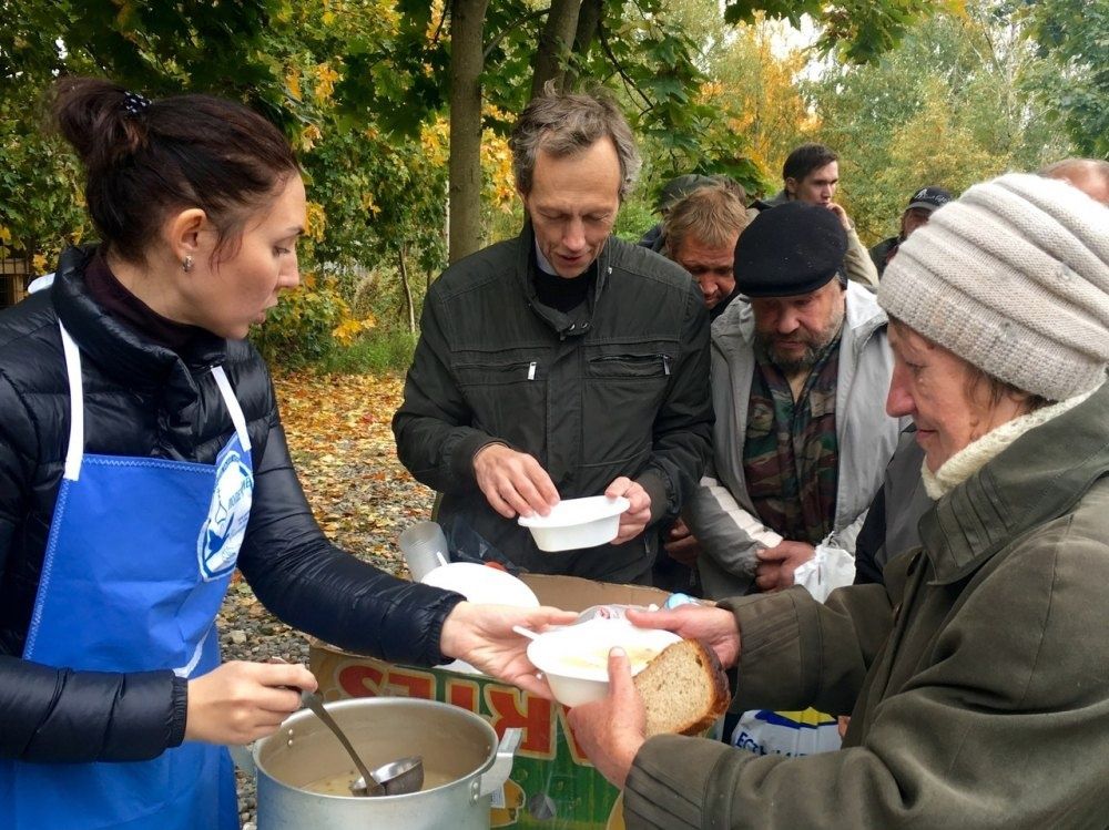 В Петрозаводске вновь начнут кормить бездомных