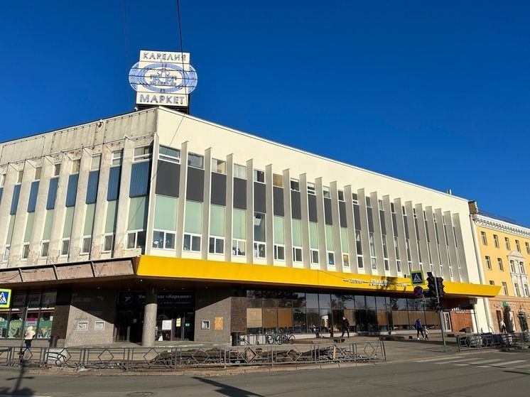 В Петрозаводске завершается капремонт фасада универмага «Карелия»