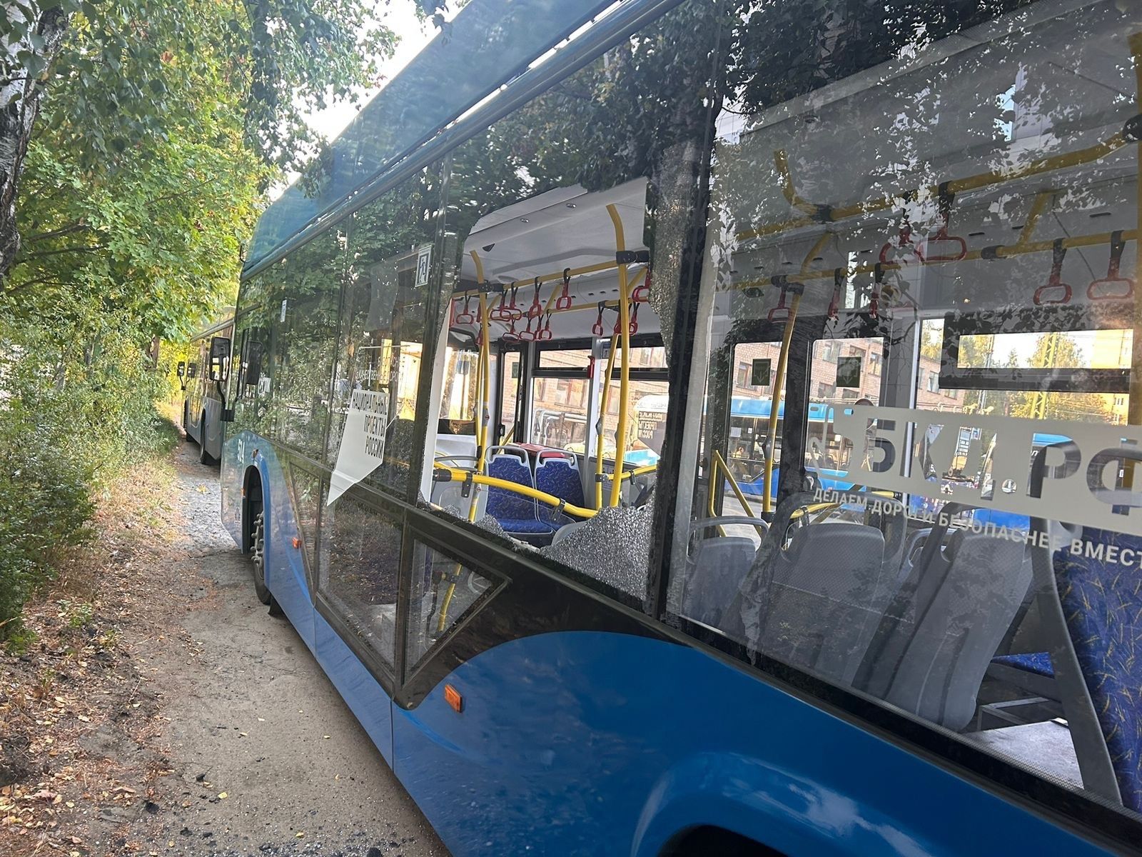 Полиция разыскала подростков, забросавших камнями городские троллейбусы