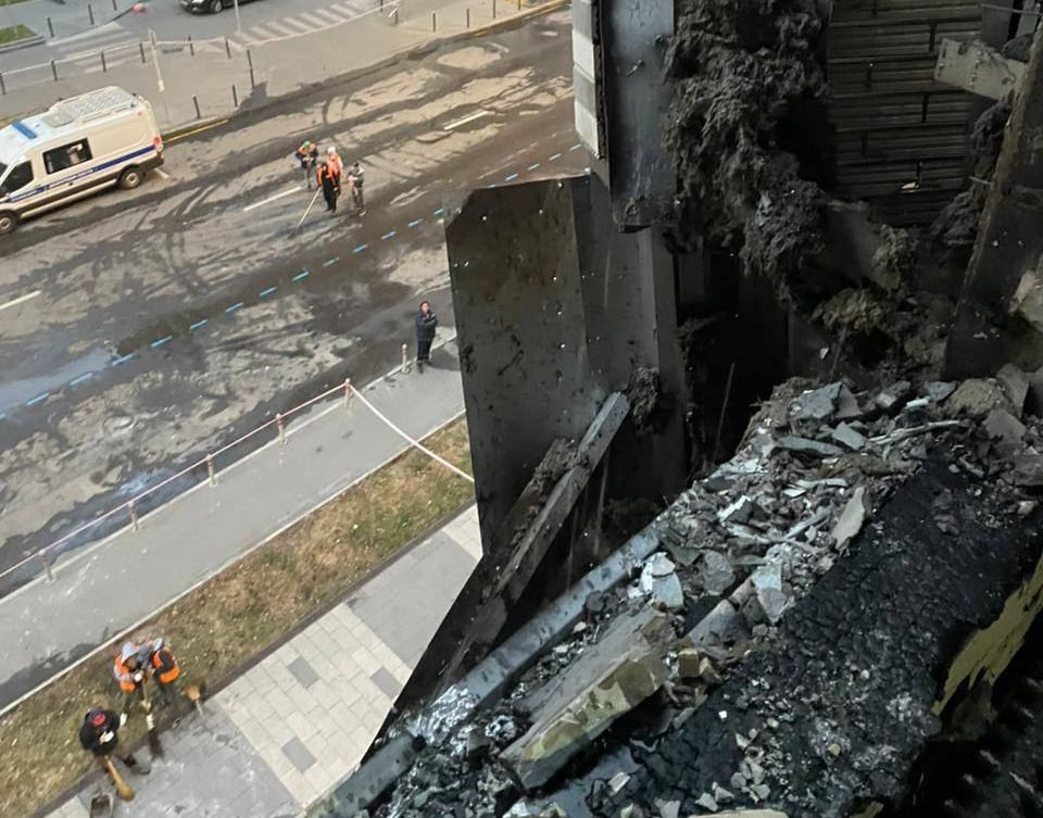 Серия взрывов произошла в жилом комплексе в Москве