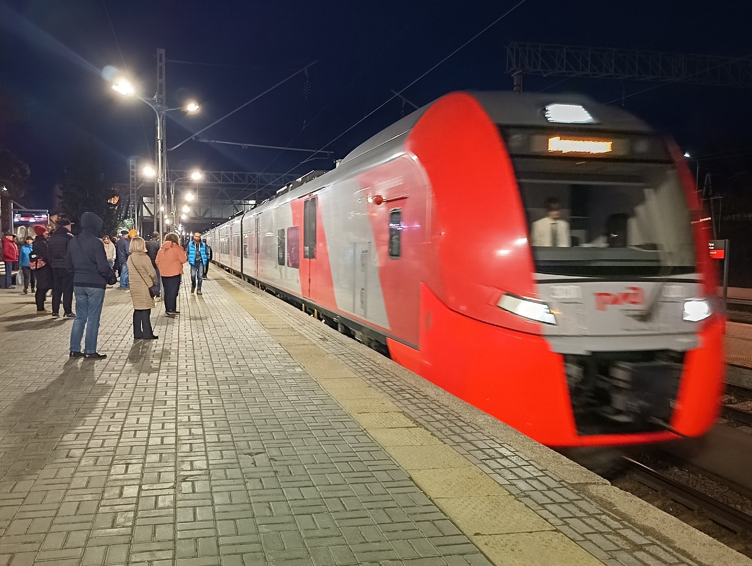 В Петрозаводске «Ласточка» сбила женщину В Петрозаводске «Ласточка» сбила женщину